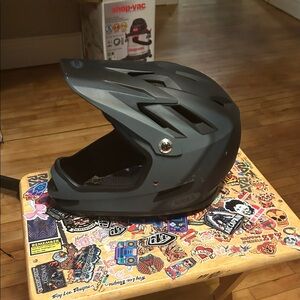 HUNTER BELL Black Helmet
